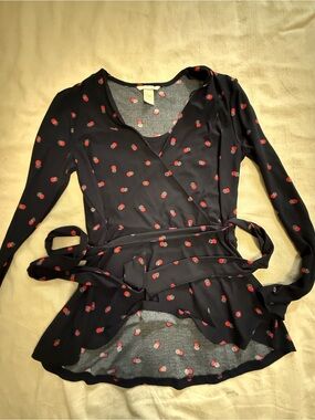 H&M Mama Navy Wrap Nursing or pumping Top with Red Dot Print